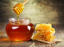 Consumption of honey to increase the size of a member